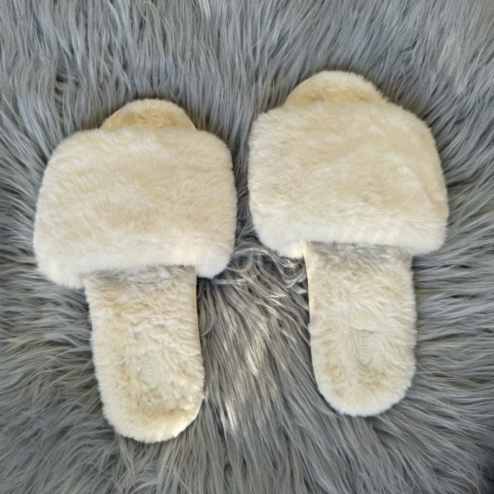 SKIMS white The Slide Faux Fur Slipper EU 37 US 6.5
